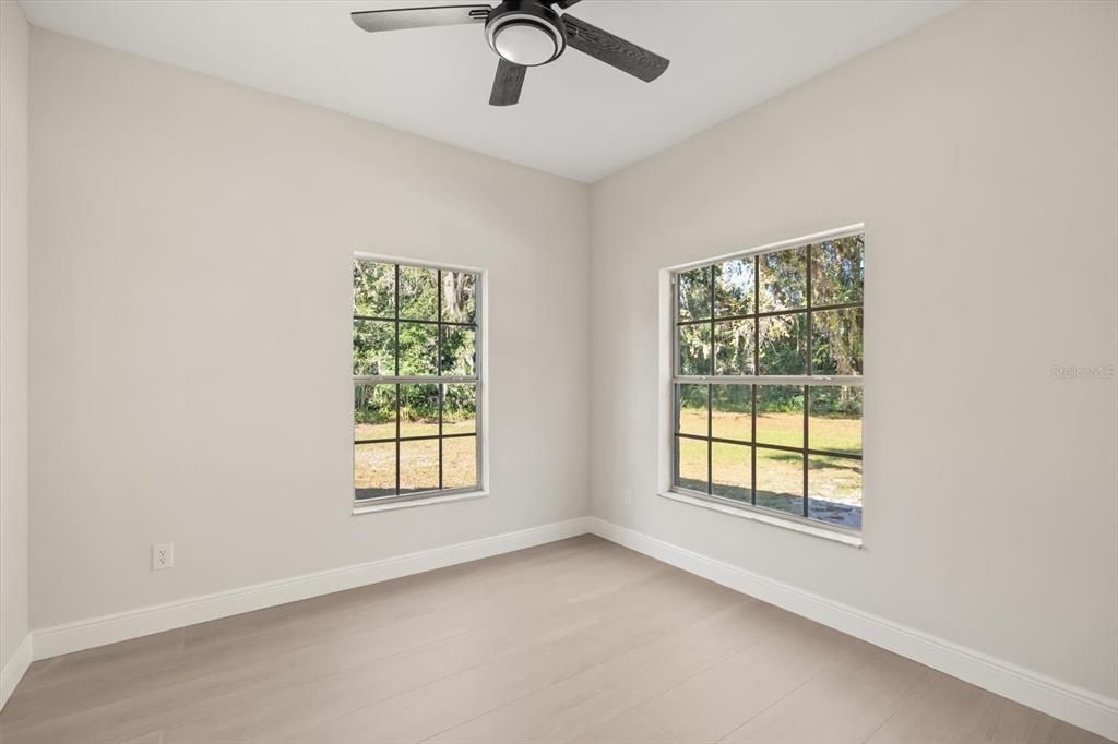 待售: $759,000 (5 贝兹, 3 浴室, 2400 平方英尺)