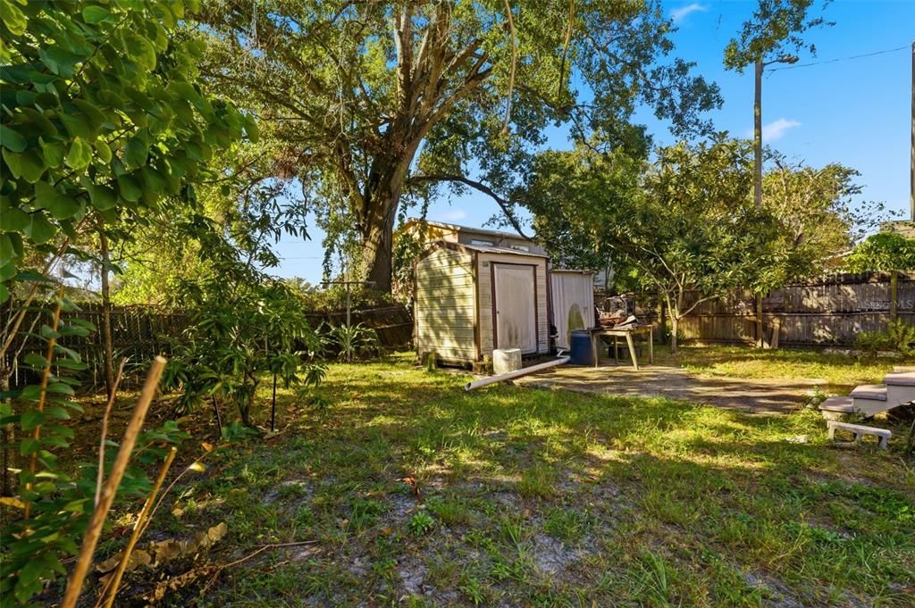 合同活跃: $150,000 (2 贝兹, 1 浴室, 875 平方英尺)