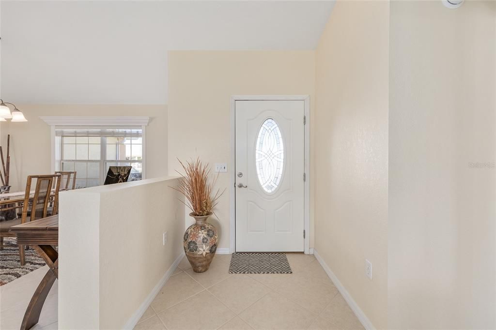 合同活跃: $389,000 (3 贝兹, 2 浴室, 1997 平方英尺)