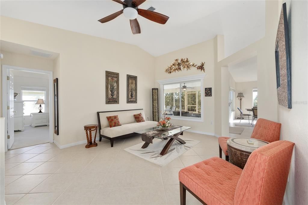 合同活跃: $389,000 (3 贝兹, 2 浴室, 1997 平方英尺)