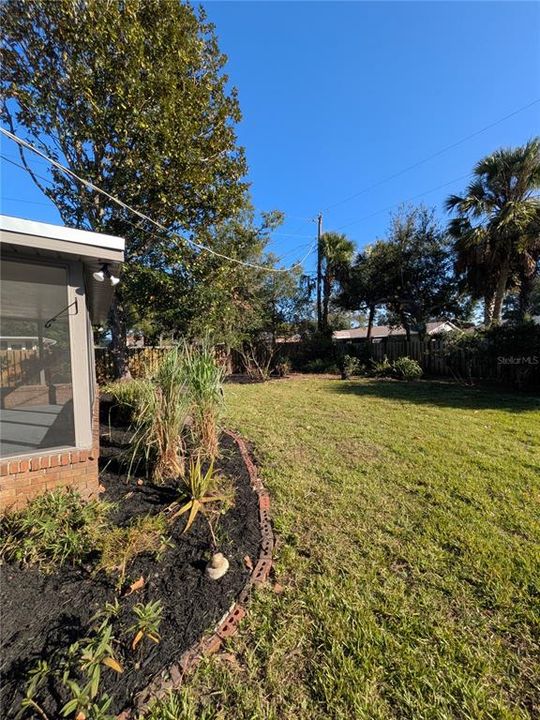 На продажу: $350,000 (3 спален, 2 ванн, 1306 Квадратных фут)