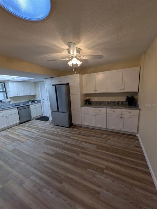 На продажу: $350,000 (3 спален, 2 ванн, 1306 Квадратных фут)