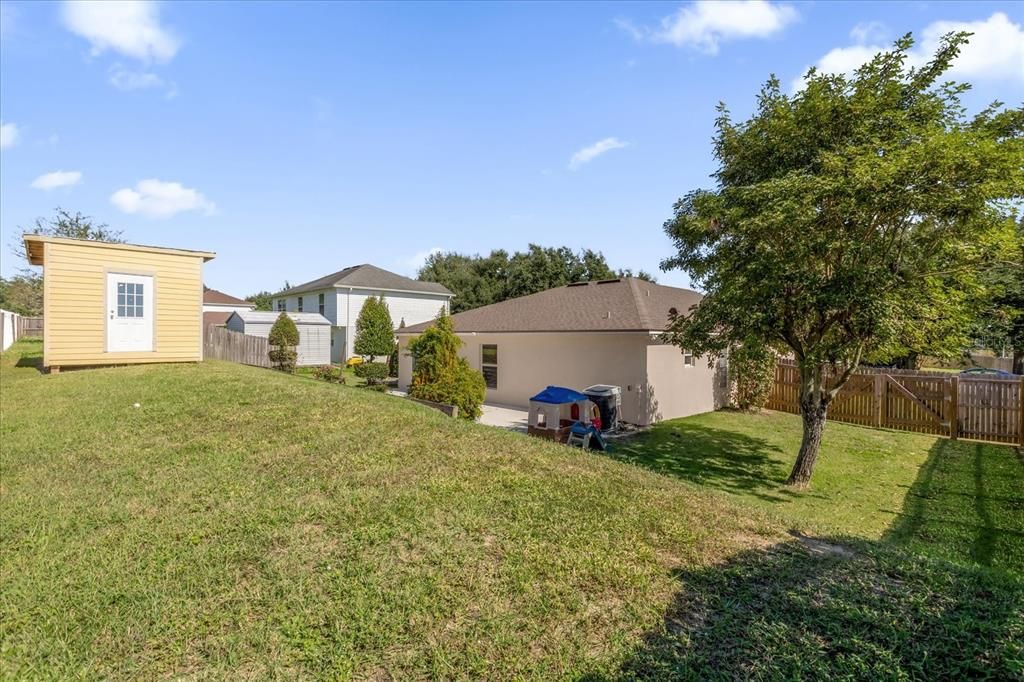 Active With Contract: $300,000 (3 beds, 2 baths, 1612 Square Feet)