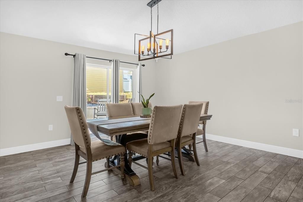 Active With Contract: $300,000 (3 beds, 2 baths, 1612 Square Feet)