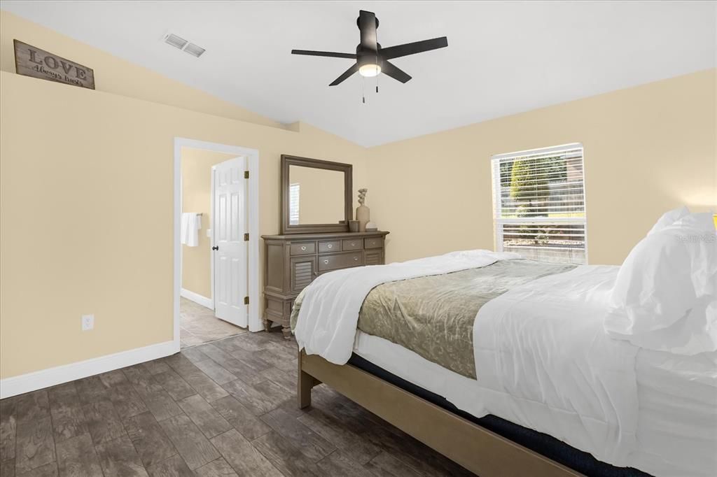 Active With Contract: $300,000 (3 beds, 2 baths, 1612 Square Feet)