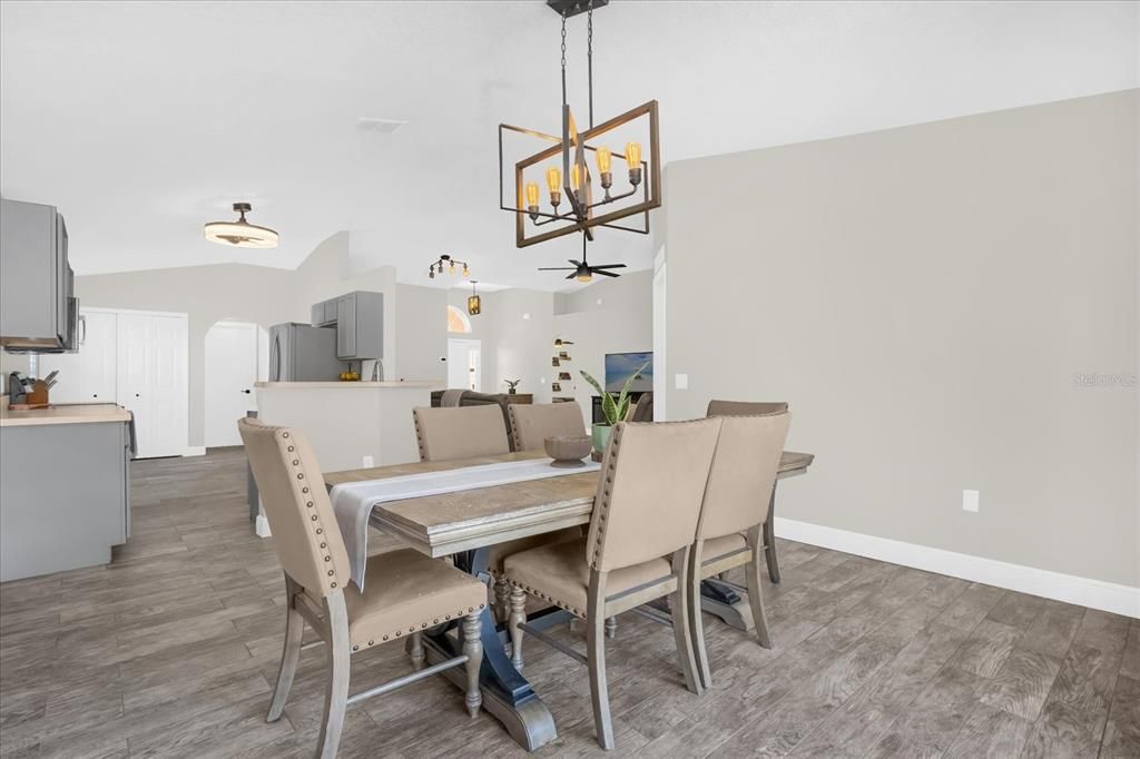 Active With Contract: $300,000 (3 beds, 2 baths, 1612 Square Feet)