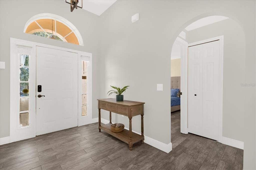 Active With Contract: $300,000 (3 beds, 2 baths, 1612 Square Feet)