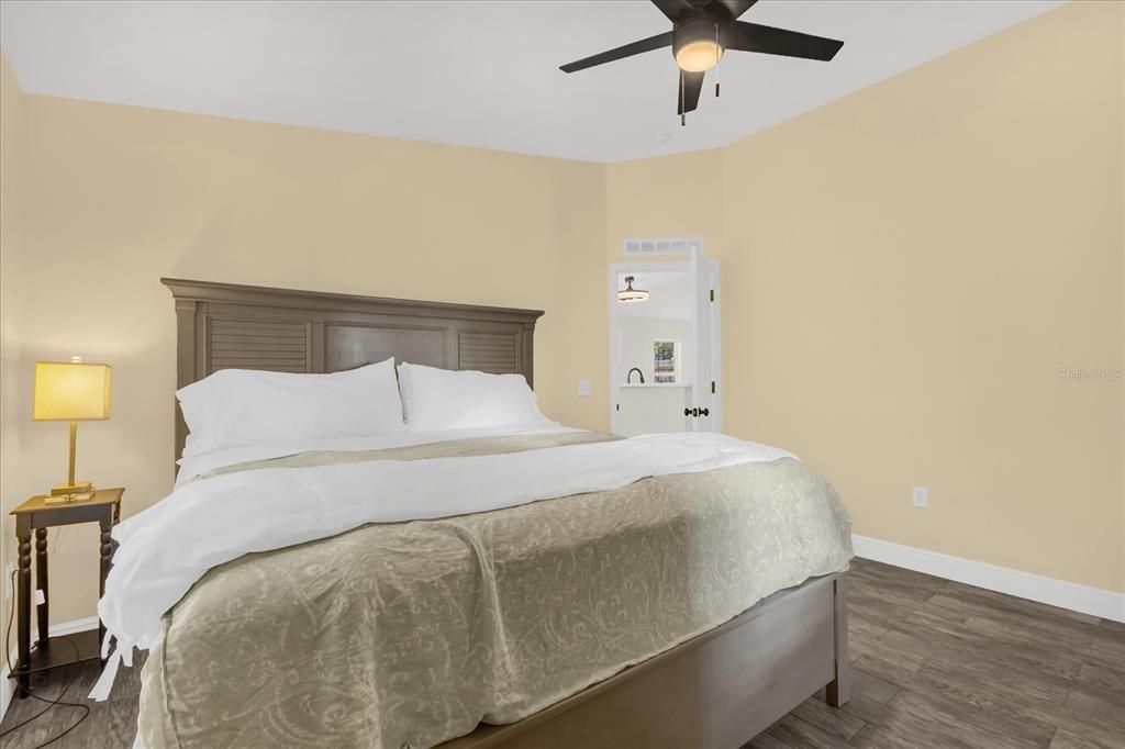 Active With Contract: $300,000 (3 beds, 2 baths, 1612 Square Feet)