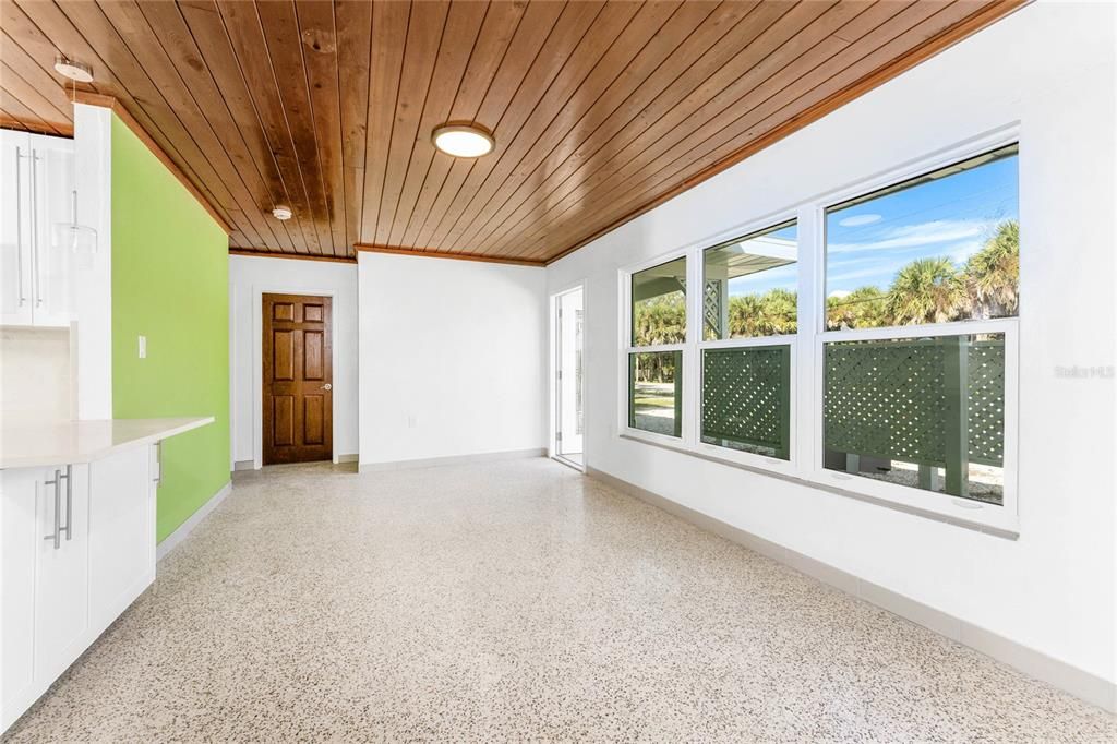 待售: $799,000 (3 贝兹, 3 浴室, 1360 平方英尺)