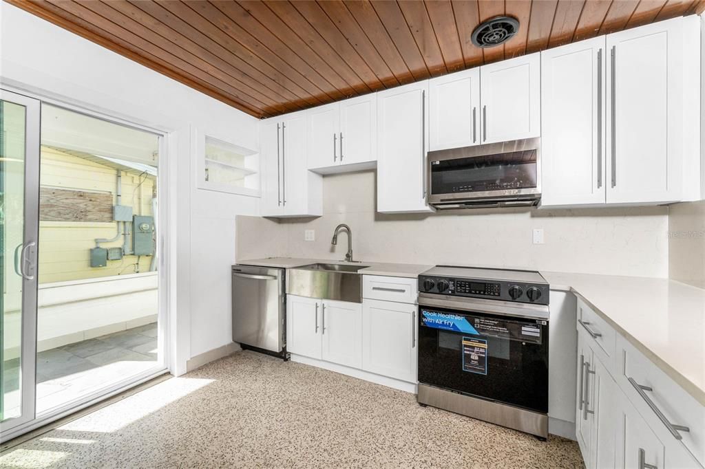 待售: $799,000 (3 贝兹, 3 浴室, 1360 平方英尺)