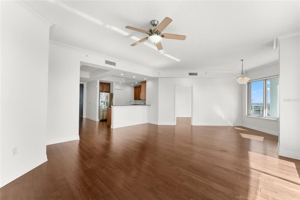 В аренду: $6,500 (3 спален, 3 ванн, 1766 Квадратных фут)