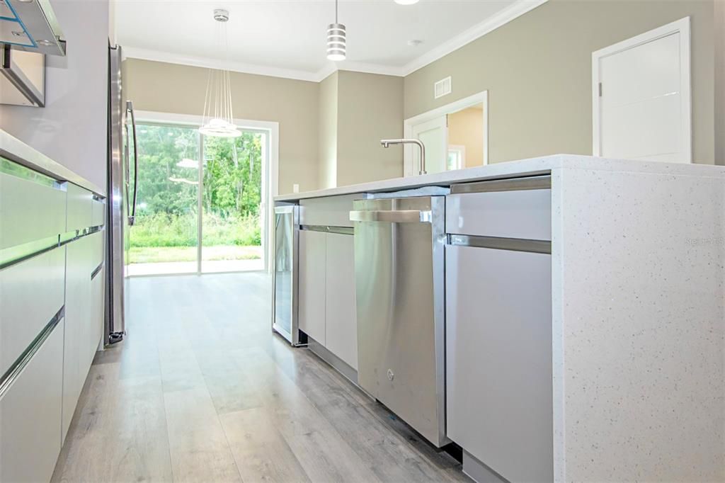 待售: $435,000 (4 贝兹, 3 浴室, 2224 平方英尺)