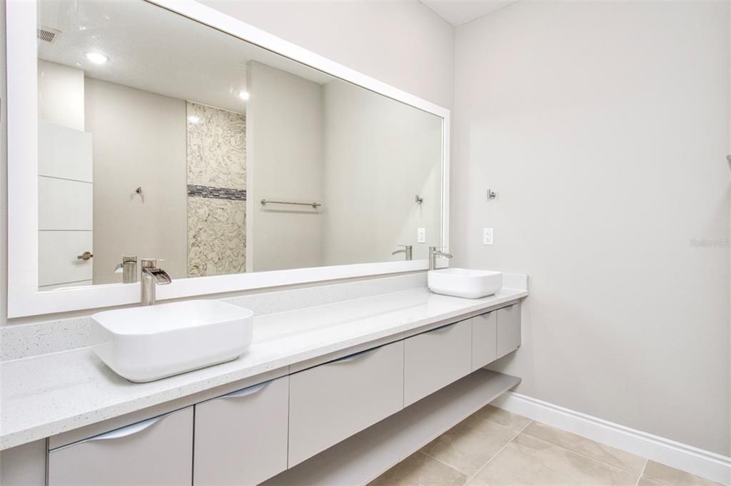 待售: $435,000 (4 贝兹, 3 浴室, 2224 平方英尺)