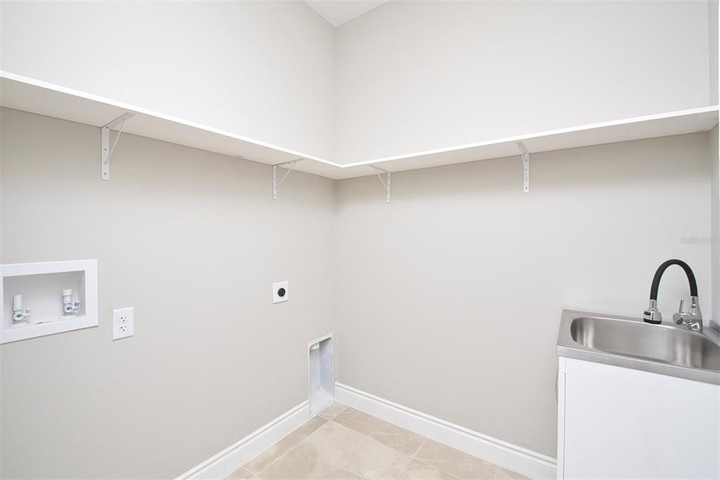 待售: $435,000 (4 贝兹, 3 浴室, 2224 平方英尺)