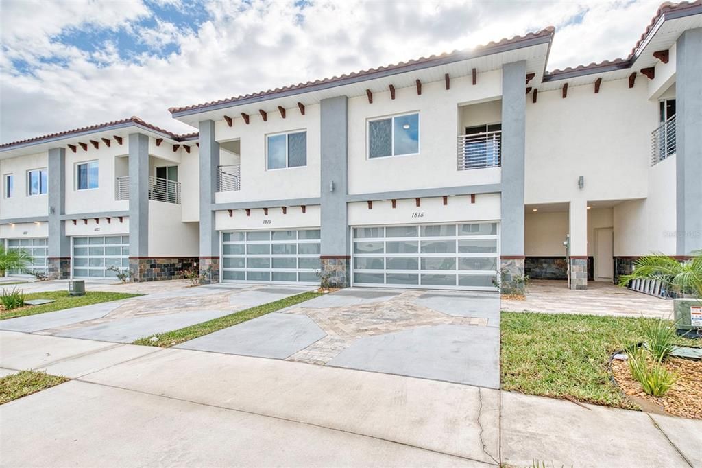 待售: $435,000 (4 贝兹, 3 浴室, 2224 平方英尺)