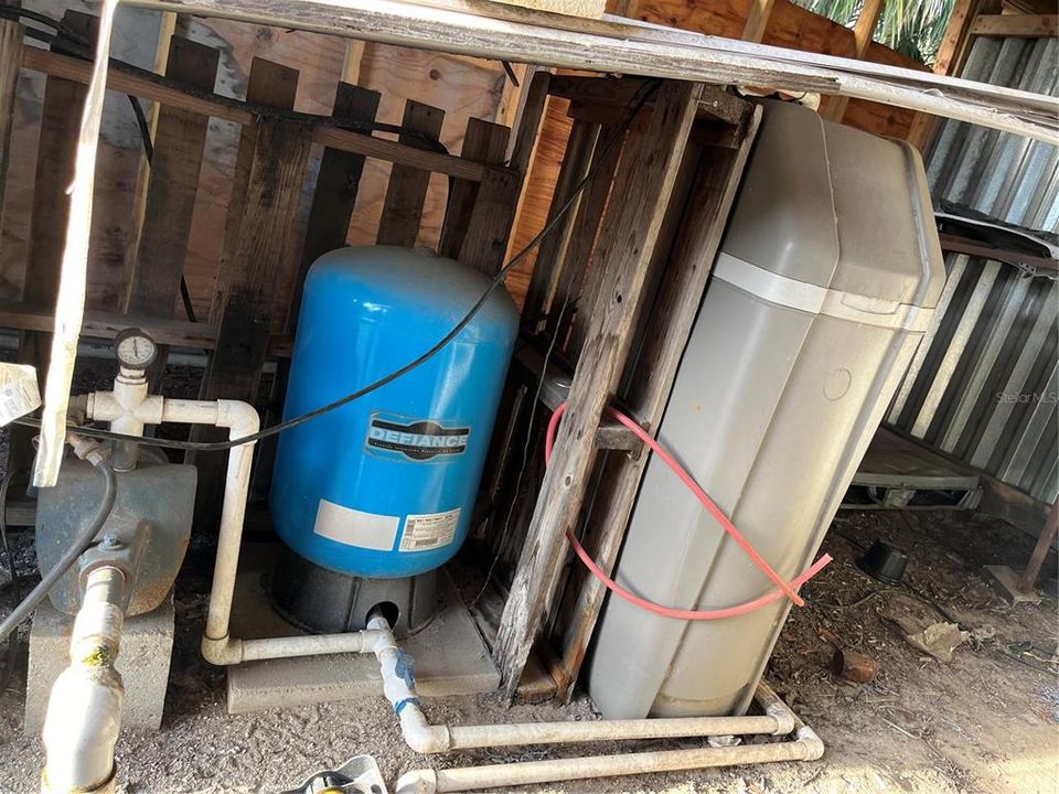 На продажу: $449,900 (3 спален, 2 ванн, 1303 Квадратных фут)