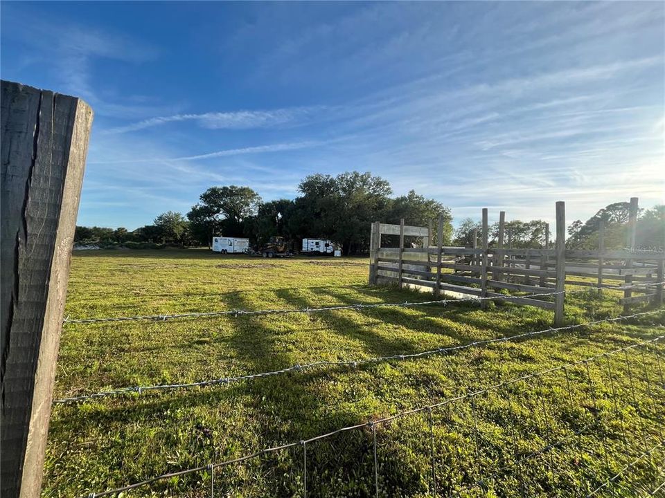 На продажу: $449,900 (3 спален, 2 ванн, 1303 Квадратных фут)