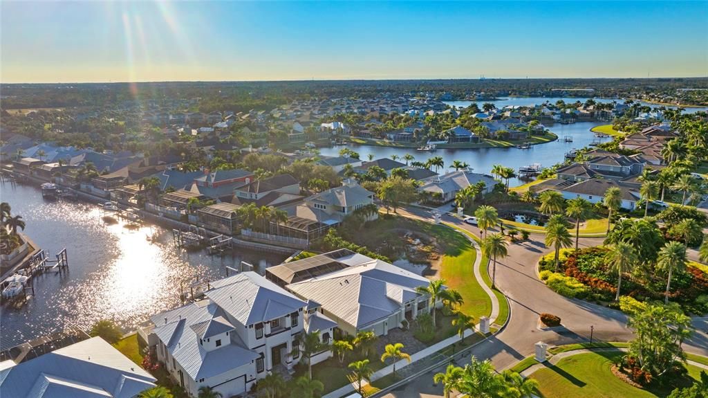 待售: $1,875,000 (4 贝兹, 3 浴室, 2706 平方英尺)