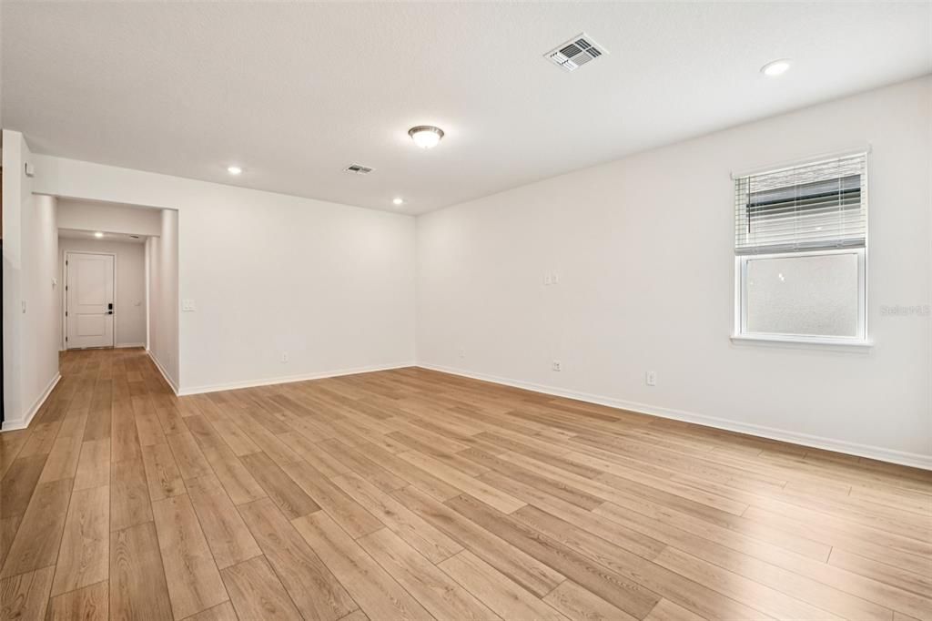 En Venta: $441,510 (4 camas, 3 baños, 2190 Pies cuadrados)