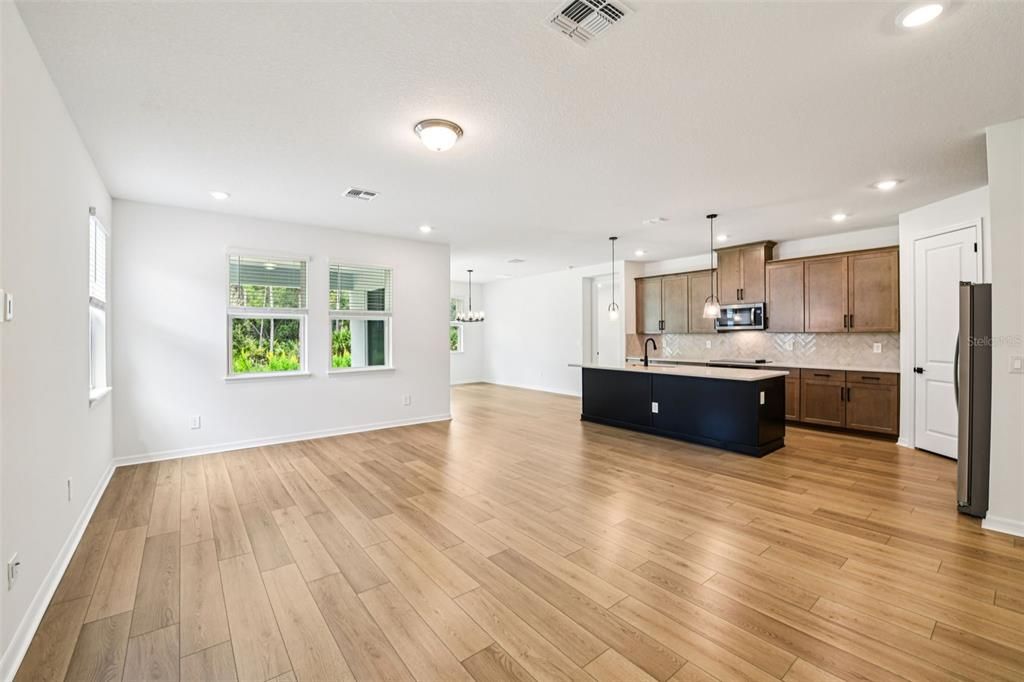 En Venta: $441,510 (4 camas, 3 baños, 2190 Pies cuadrados)