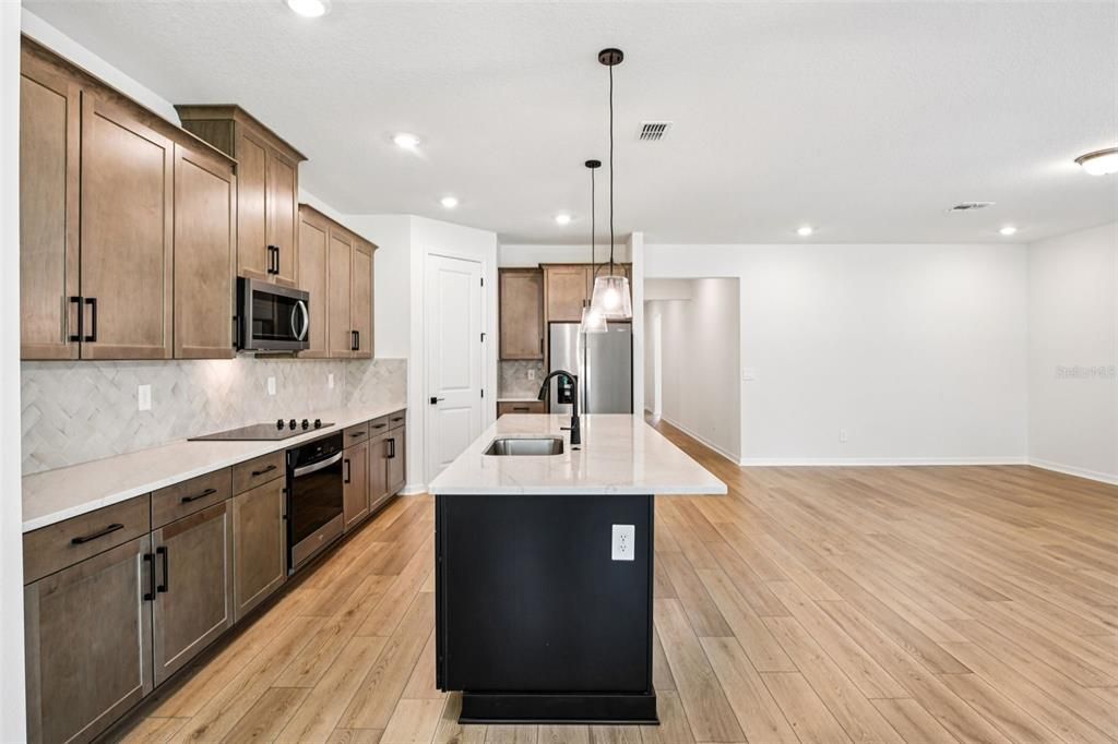 En Venta: $441,510 (4 camas, 3 baños, 2190 Pies cuadrados)