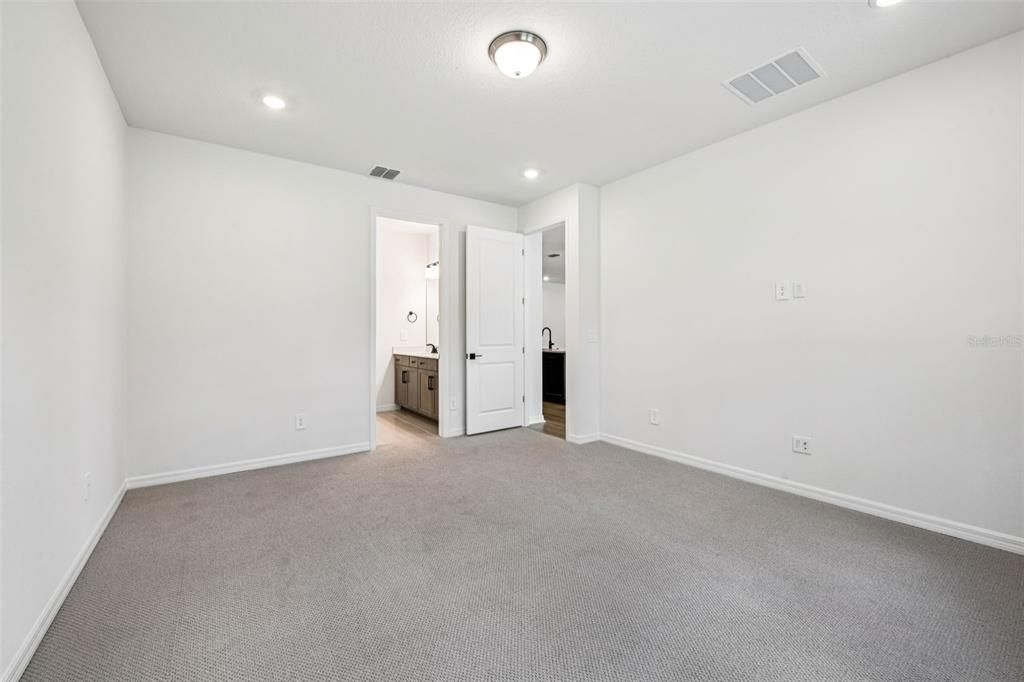 En Venta: $441,510 (4 camas, 3 baños, 2190 Pies cuadrados)