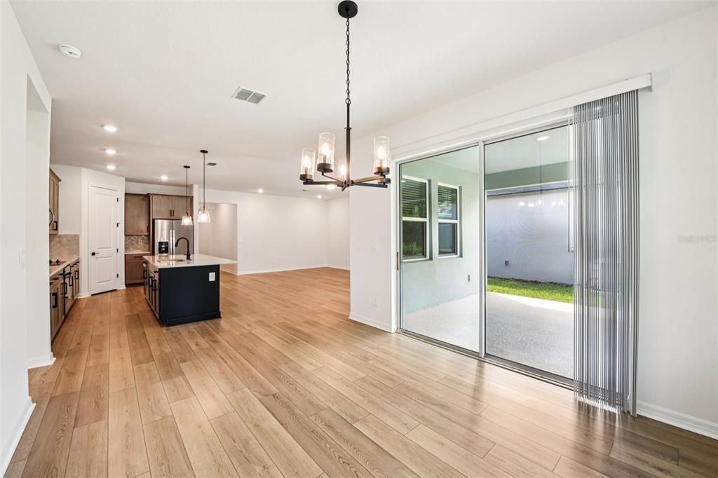 En Venta: $441,510 (4 camas, 3 baños, 2190 Pies cuadrados)