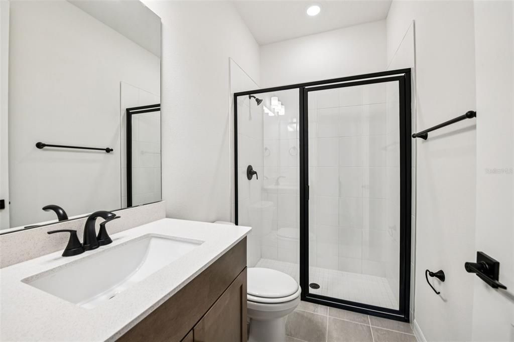 En Venta: $441,510 (4 camas, 3 baños, 2190 Pies cuadrados)