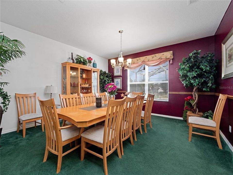 For Sale: $525,000 (5 beds, 3 baths, 3052 Square Feet)