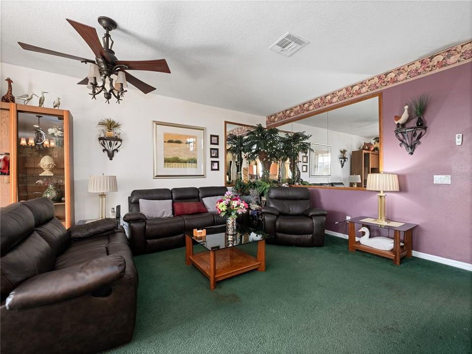 For Sale: $525,000 (5 beds, 3 baths, 3052 Square Feet)