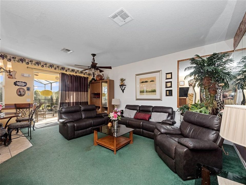 For Sale: $525,000 (5 beds, 3 baths, 3052 Square Feet)