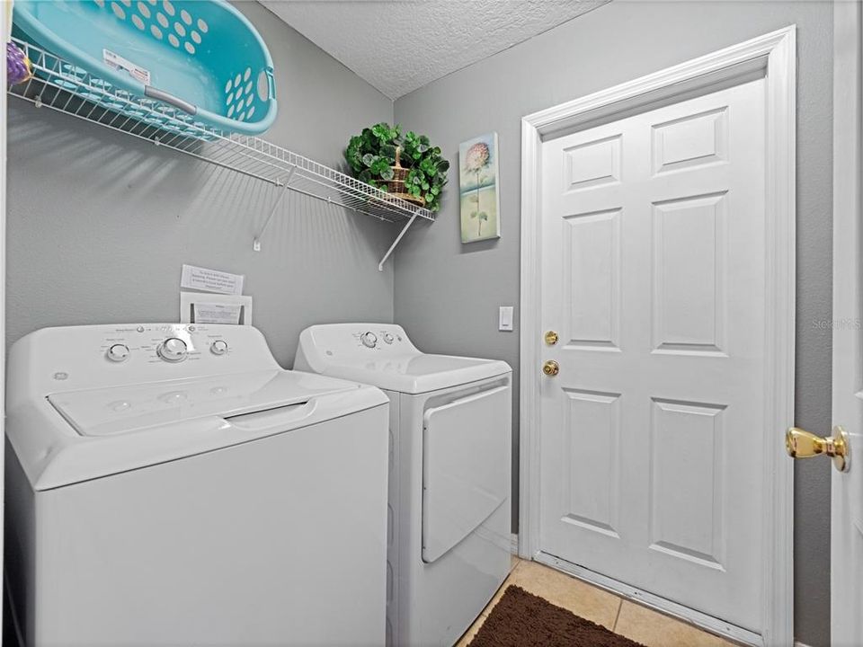 For Sale: $525,000 (5 beds, 3 baths, 3052 Square Feet)