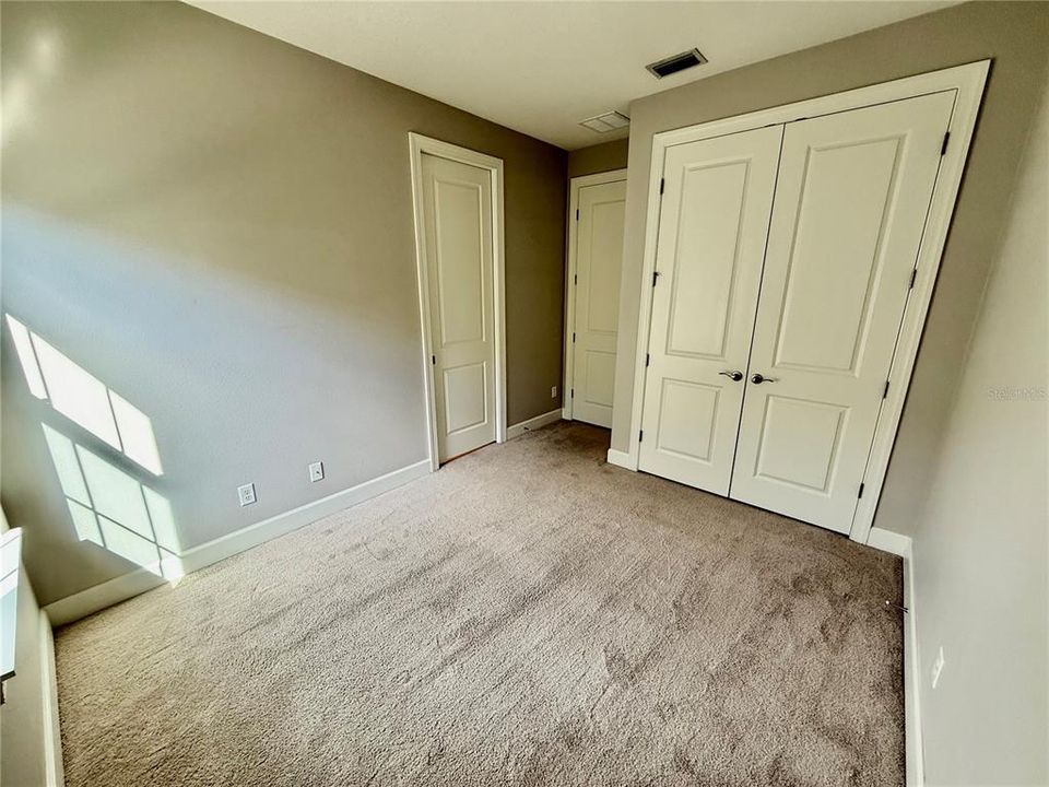 For Rent: $3,100 (3 beds, 2 baths, 1917 Square Feet)