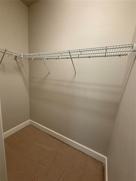 For Rent: $3,100 (3 beds, 2 baths, 1917 Square Feet)