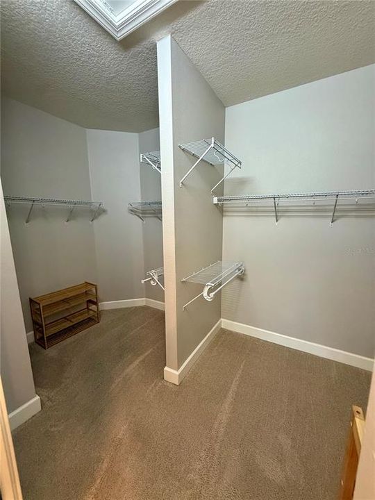 For Rent: $3,100 (3 beds, 2 baths, 1917 Square Feet)