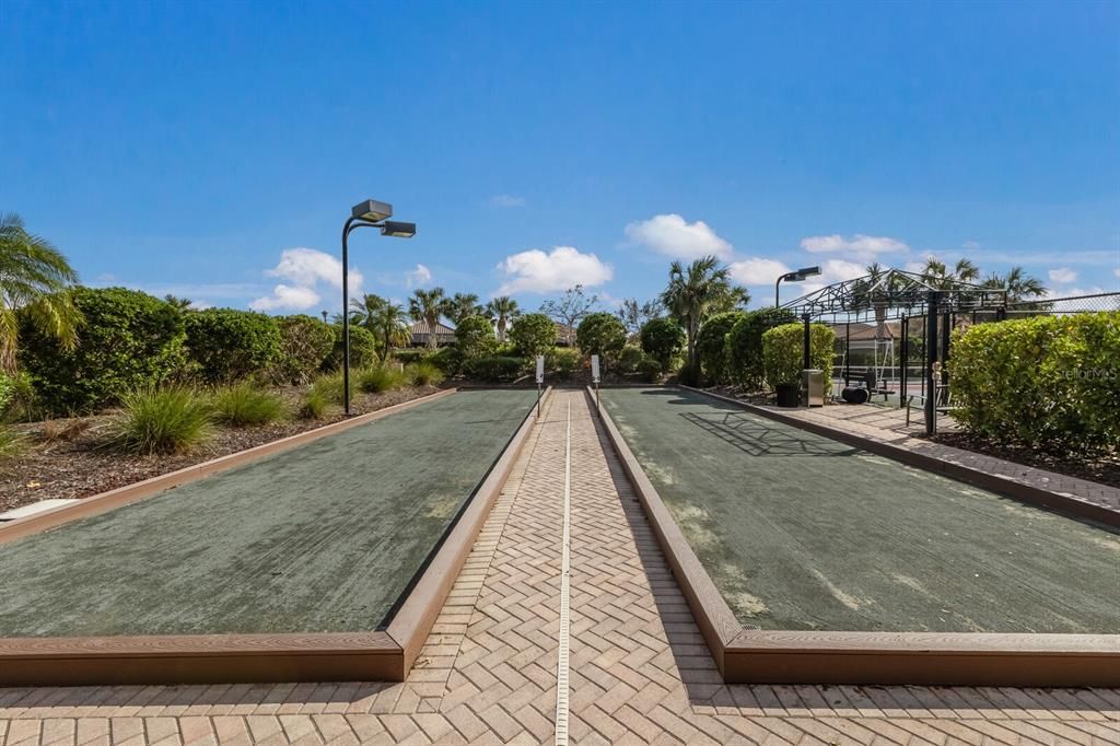 For Rent: $3,100 (3 beds, 2 baths, 1917 Square Feet)