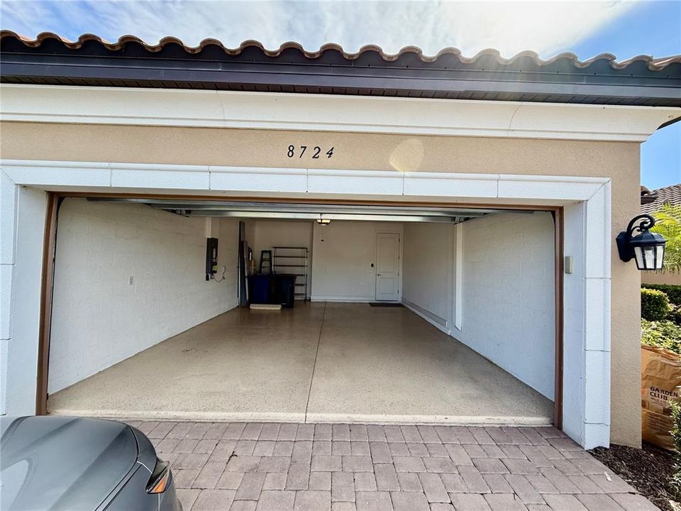 For Rent: $3,100 (3 beds, 2 baths, 1917 Square Feet)