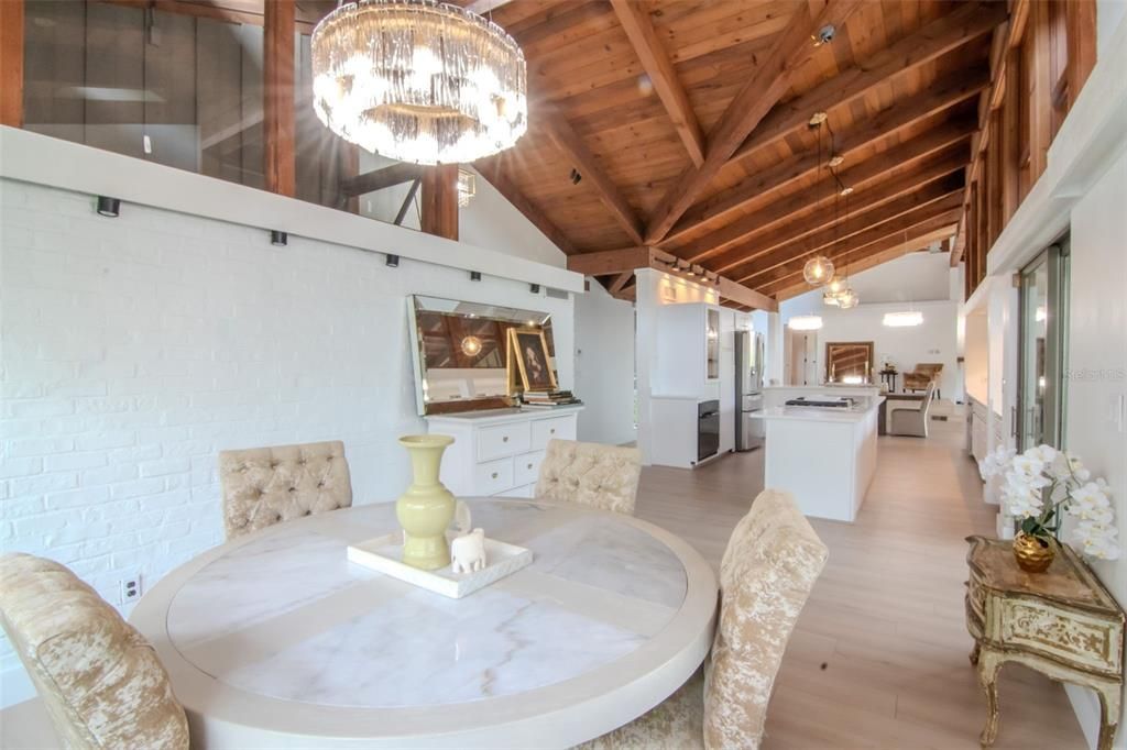 待售: $1,650,000 (4 贝兹, 4 浴室, 3685 平方英尺)