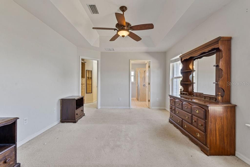 En Venta: $379,900 (4 camas, 2 baños, 1343 Pies cuadrados)