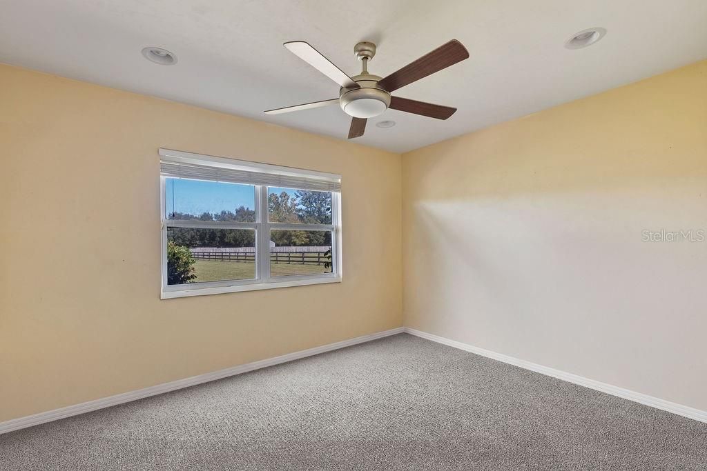 En Venta: $379,900 (4 camas, 2 baños, 1343 Pies cuadrados)