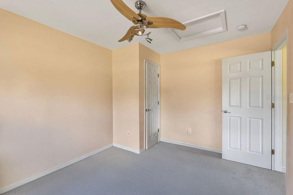 En Venta: $379,900 (4 camas, 2 baños, 1343 Pies cuadrados)