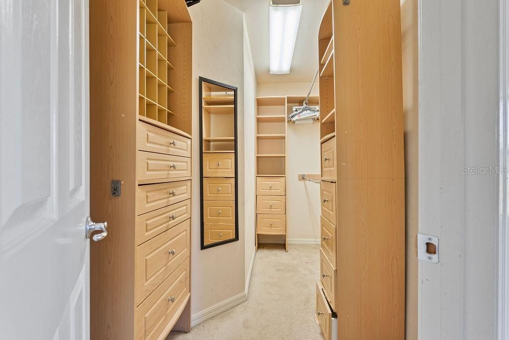 En Venta: $379,900 (4 camas, 2 baños, 1343 Pies cuadrados)