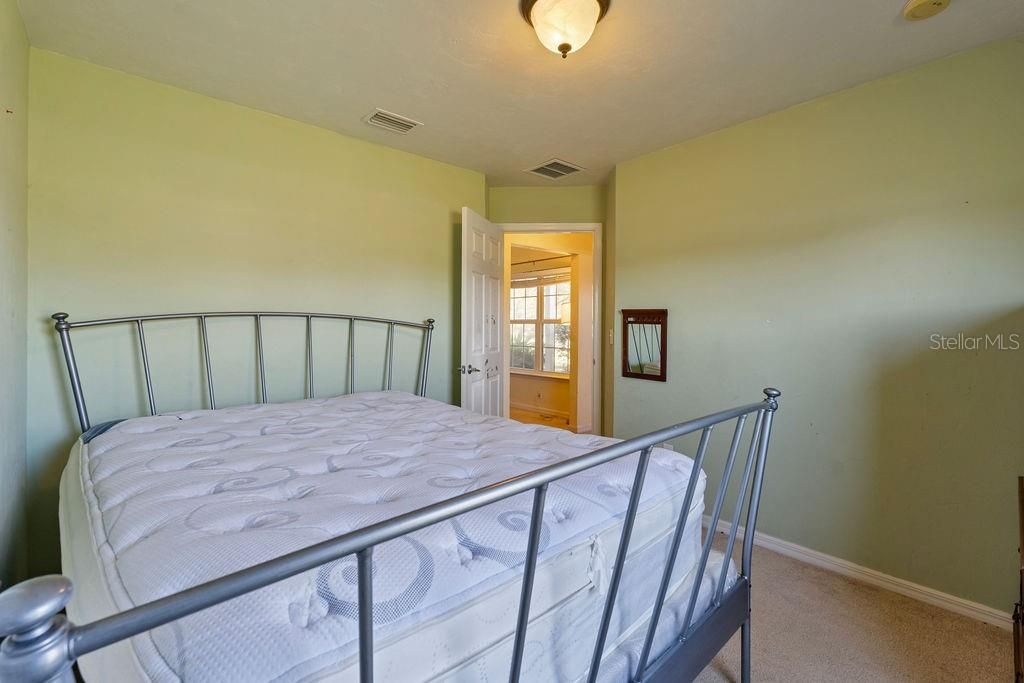 En Venta: $379,900 (4 camas, 2 baños, 1343 Pies cuadrados)