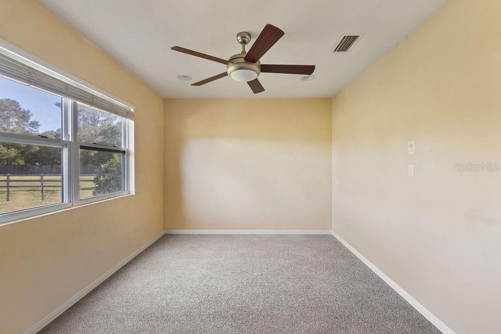 En Venta: $379,900 (4 camas, 2 baños, 1343 Pies cuadrados)