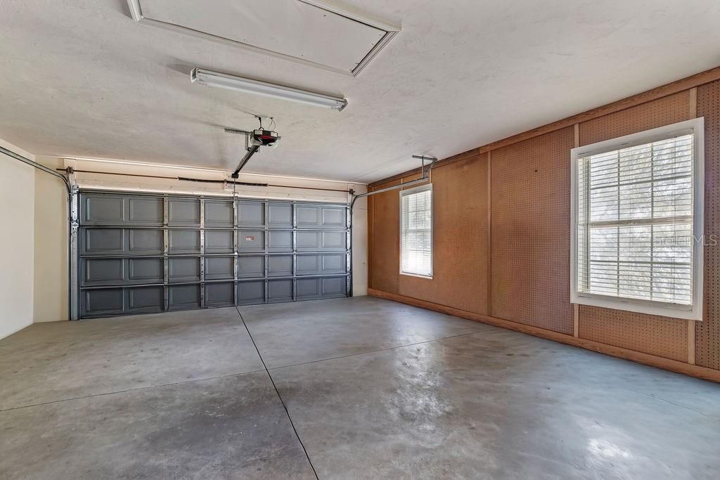 En Venta: $379,900 (4 camas, 2 baños, 1343 Pies cuadrados)