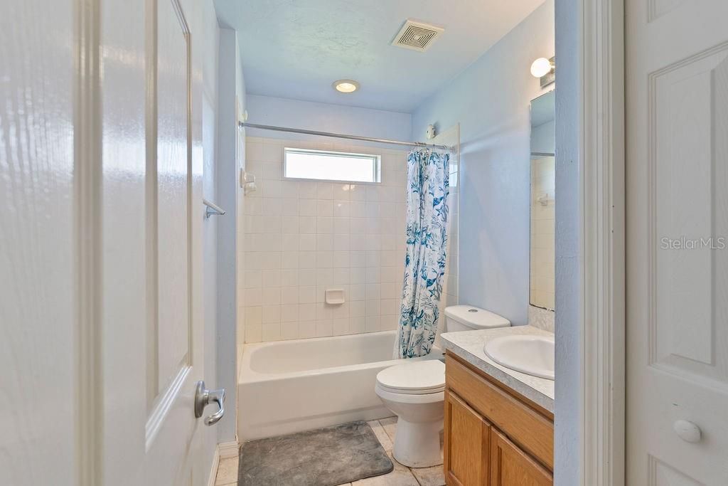 En Venta: $379,900 (4 camas, 2 baños, 1343 Pies cuadrados)