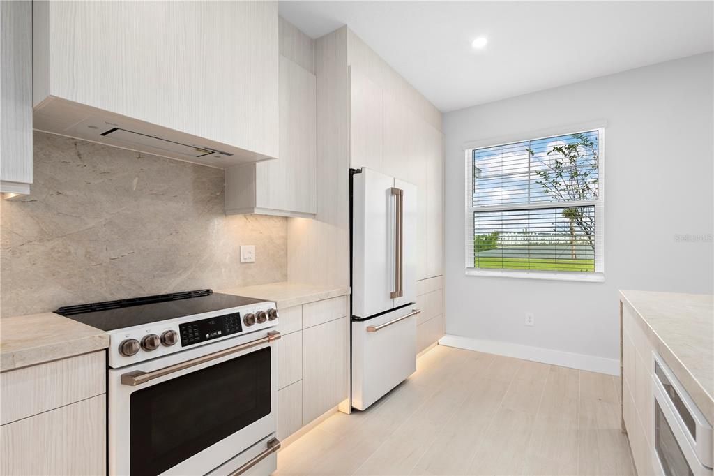 На продажу: $595,000 (3 спален, 2 ванн, 1776 Квадратных фут)