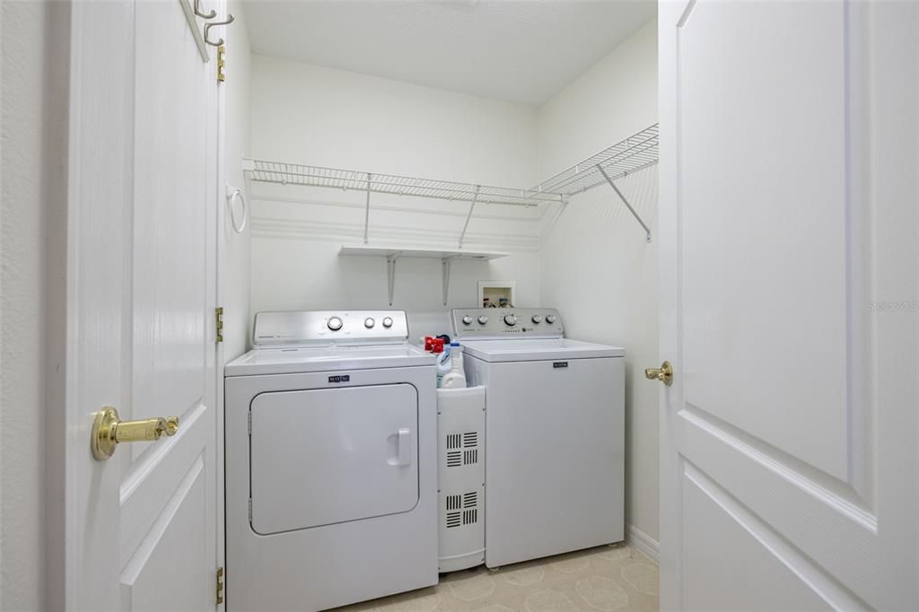 En Venta: $299,900 (3 camas, 2 baños, 1564 Pies cuadrados)