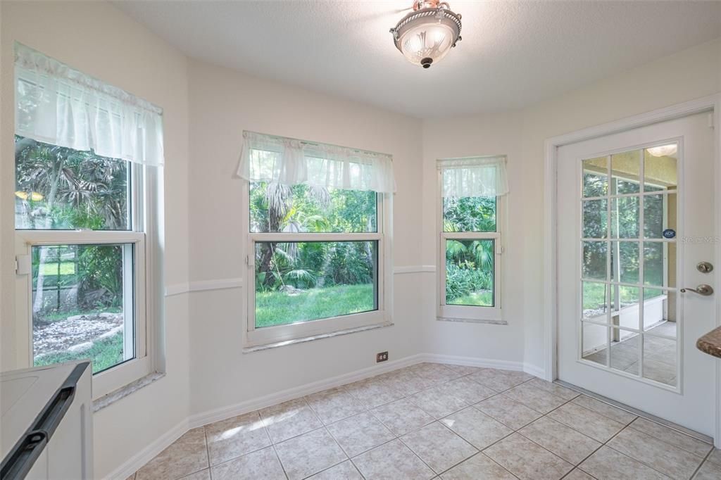 En Venta: $299,900 (3 camas, 2 baños, 1564 Pies cuadrados)