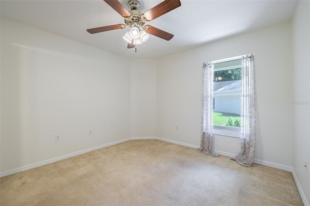 En Venta: $299,900 (3 camas, 2 baños, 1564 Pies cuadrados)